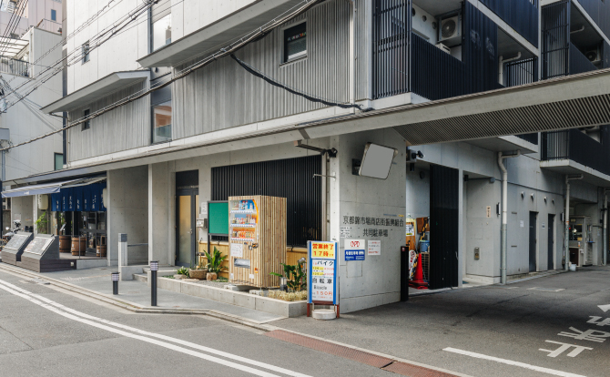 [Photo] Entrance to Amicale Nishiki